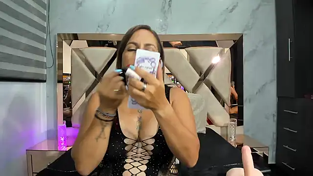 Snapshot of Susy_wisee chatting on 13, 2, 2025 Susy wisee online show from 13, 2, 2025