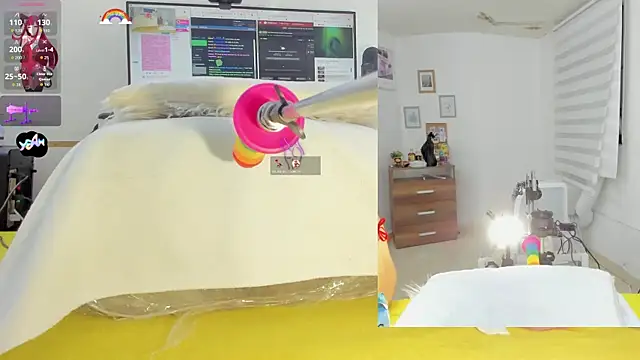 Snapshot of Daki_Ume_ chatting on 8, 11, 2025 Daki Ume online show from 8, 11, 2025