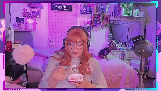 Snapshot of MegariaB chatting on 14, 10, 2025 MegariaB online show from 14, 10, 2025