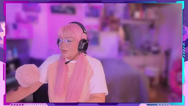 Snapshot of MegariaB chatting on 22, 12, 2025 MegariaB online show from 22, 12, 2025