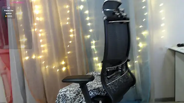 Snapshot of LanaDreamX chatting on 8, 5, 2026 LanaDreamX online show from 8, 5, 2026