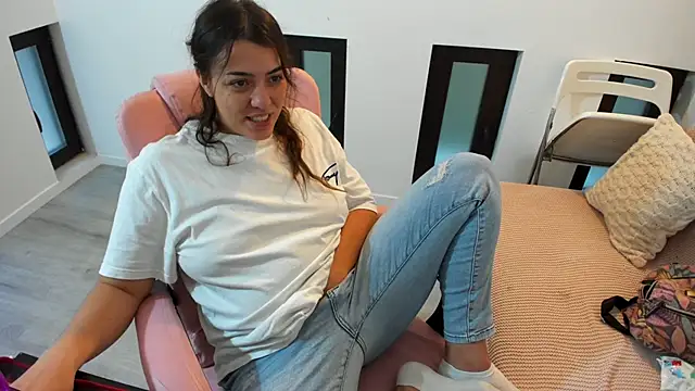 Dyana Kaylinn online show from 5, 11, 2025