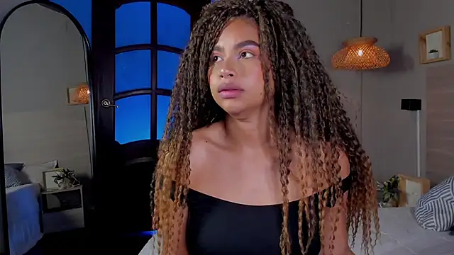 Snapshot of nayah__ chatting on 22, 10, 2025 nayah online show from 22, 10, 2025