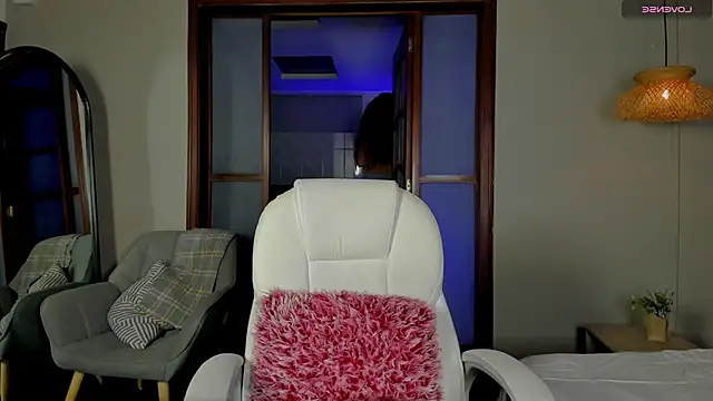 Snapshot of nayah__ chatting on 29, 10, 2025 nayah online show from 29, 10, 2025