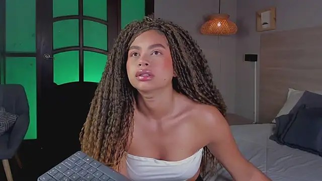 Snapshot of nayah__ chatting on 6, 11, 2025 nayah online show from 6, 11, 2025