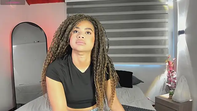 Snapshot of nayah__ chatting on 18, 11, 2025 nayah online show from 18, 11, 2025