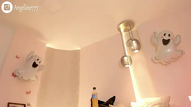 Snapshot of angeline-777 chatting on 29, 10, 2025 angeline-777 online show from 29, 10, 2025