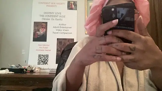 MommyConfident online show from 19, 4, 2026