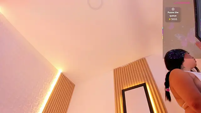 Snapshot of alyssa_vargas chatting on 21, 12, 2025 alyssa vargas online show from 21, 12, 2025