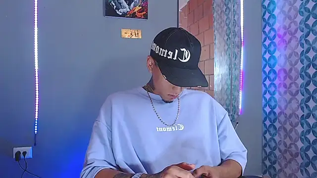 Snapshot of Liam_lee chatting on 28, 4, 2026 Liam lee online show from 28, 4, 2026