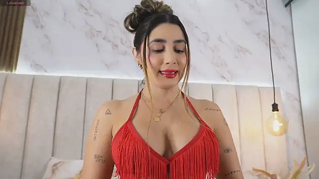 Snapshot of Annyy_Rosse chatting on 14, 11, 2025 Annyy Rosse online show from 14, 11, 2025