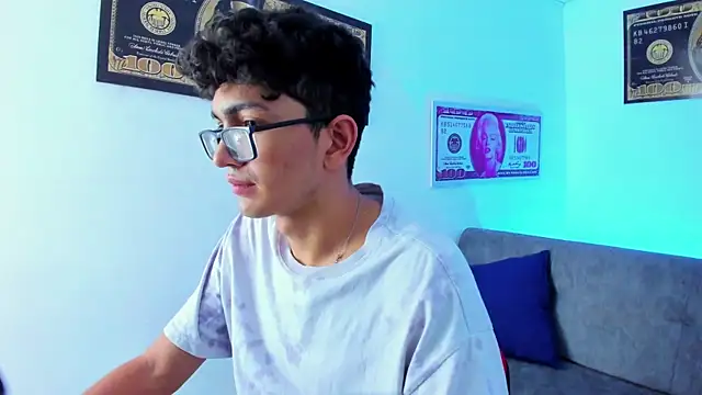 TylerWhite  online show from 4, 2, 2025