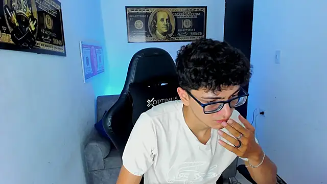 TylerWhite  online show from 1, 3, 2025