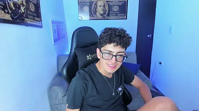 TylerWhite  online show from 8, 3, 2025