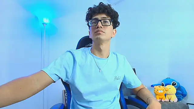 TylerWhite  online show from 23, 10, 2025