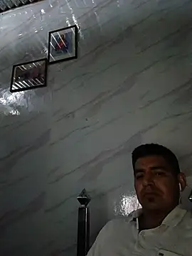 Snapshot of latino17 chatting on 5, 3, 2026 latino17 online show from 5, 3, 2026