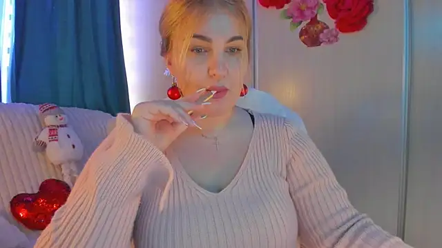 Snapshot of CoraSwon chatting on 2, 1, 2025 CoraSwon online show from 2, 1, 2025