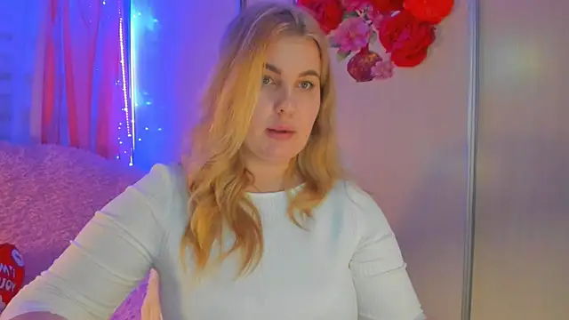Snapshot of CoraSwon chatting on 7, 3, 2025 CoraSwon online show from 7, 3, 2025