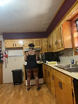 Snapshot of KLoveeee chatting on 12, 3, 2025 KLoveeee online show from 12, 3, 2025