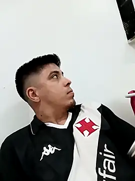 Snapshot of Fiel77 chatting on 18, 12, 2025 Fiel77 online show from 18, 12, 2025