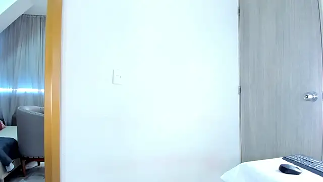 SofiaRios04 online show from 7, 11, 2025