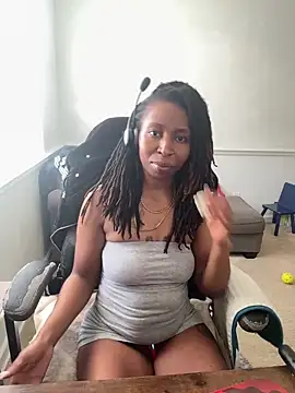 Snapshot of LeyaHoneybuns chatting on 24, 3, 2026 LeyaHoneybuns online show from 24, 3, 2026