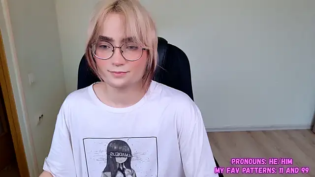 Snapshot of CuteYukiKun chatting on 29, 9, 2025 CuteYukiKun online show from 29, 9, 2025