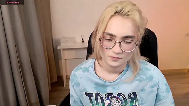 Snapshot of CuteYukiKun chatting on 15, 3, 2026 CuteYukiKun online show from 15, 3, 2026