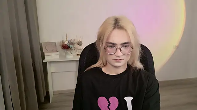 Snapshot of CuteYukiKun chatting on 27, 3, 2026 CuteYukiKun online show from 27, 3, 2026