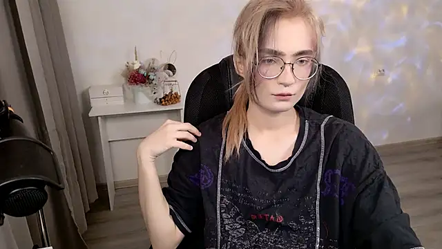 Snapshot of CuteYukiKun chatting on 7, 4, 2026 CuteYukiKun online show from 7, 4, 2026