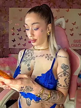 Chachou000 online show from 16, 4, 2026