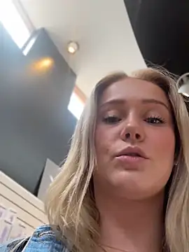 Snapshot of lexi_luv chatting on 7, 3, 2025 lexi luv online show from 7, 3, 2025