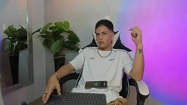 Snapshot of Levy_Steve chatting on 24, 11, 2025 Levy Steve online show from 24, 11, 2025