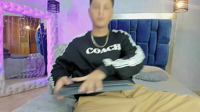 Snapshot of Levy_Steve chatting on 5, 12, 2025 Levy Steve online show from 5, 12, 2025