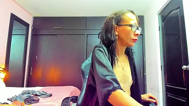 daniela xue online show from 11, 2, 2025