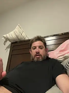 Snapshot of caliguy37 chatting on 7, 2, 2026 caliguy37 online show from 7, 2, 2026