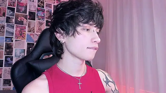 Snapshot of liamelf chatting on 5, 1, 2025 liamelf online show from 5, 1, 2025