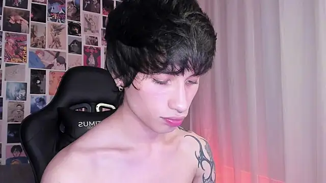 Snapshot of liamelf chatting on 8, 3, 2025 liamelf online show from 8, 3, 2025