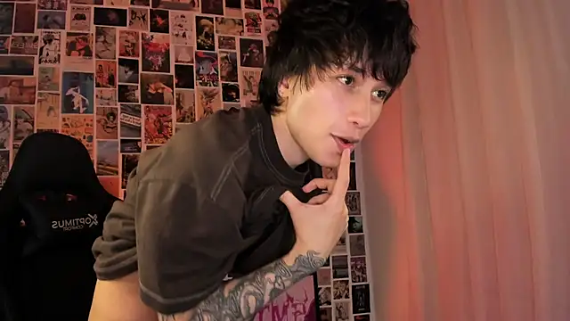 Snapshot of liamelf chatting on 7, 4, 2026 liamelf online show from 7, 4, 2026