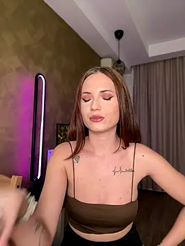 AvaGianna online show from 18, 11, 2025