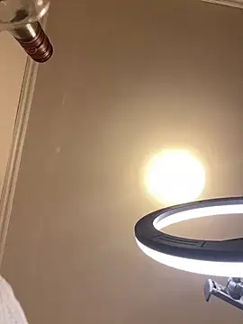 milkyhonybaby online show from 5, 11, 2025