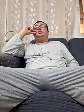 Javier bear online show from 20, 3, 2026