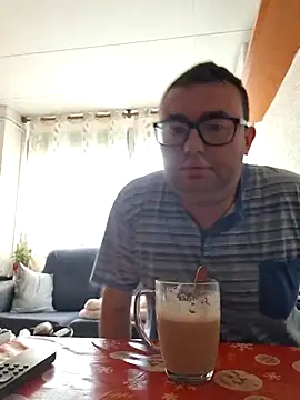 Snapshot of Javier_bear chatting on 19, 4, 2026 Javier bear online show from 19, 4, 2026