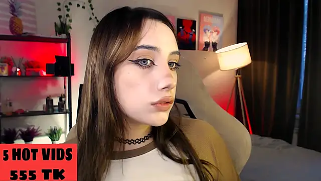 Snapshot of MoranaKit chatting on 13, 10, 2025 MoranaKit online show from 13, 10, 2025