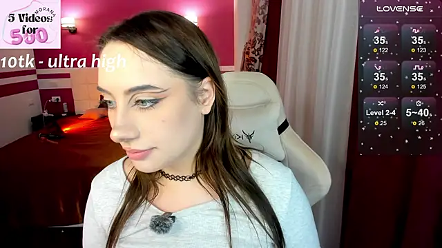 Snapshot of MoranaKit chatting on 23, 11, 2025 MoranaKit online show from 23, 11, 2025