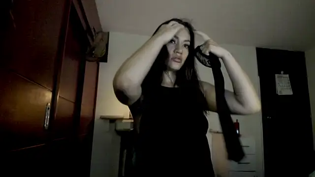 Snapshot of Lucyerobbie chatting on 14, 4, 2026 Lucyerobbie online show from 14, 4, 2026