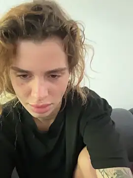 EmiliaCatalina online show from 5, 2, 2026