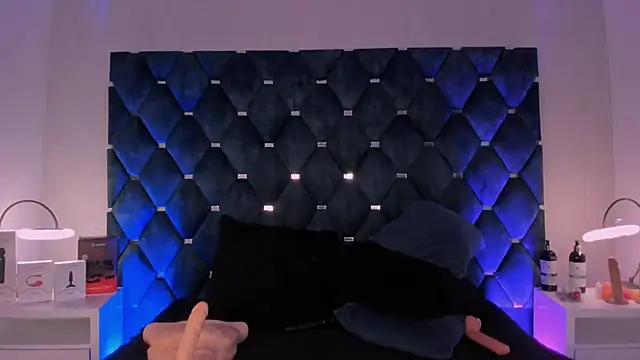 Snapshot of laura_bassi chatting on 10, 2, 2025 laura bassi online show from 10, 2, 2025