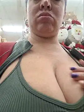 Snapshot of laura_bassi chatting on 9, 11, 2025 laura bassi online show from 9, 11, 2025