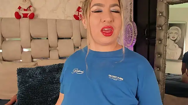 Snapshot of laura_bassi chatting on 30, 11, 2025 laura bassi online show from 30, 11, 2025